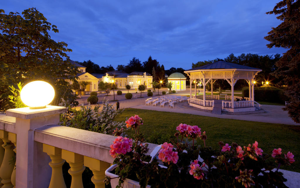 Dr. Adler Spa & Kurhotel Františkovy Lázně エクステリア 写真