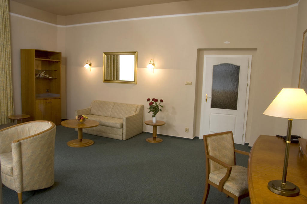 Dr. Adler Spa & Kurhotel Františkovy Lázně エクステリア 写真