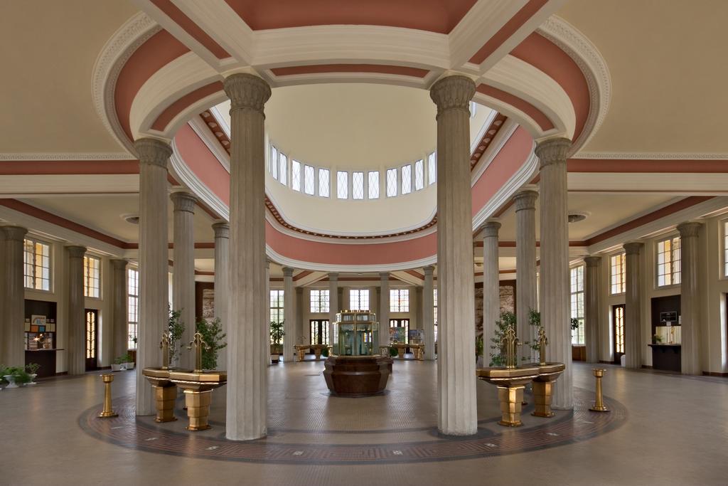 Dr. Adler Spa & Kurhotel Františkovy Lázně エクステリア 写真