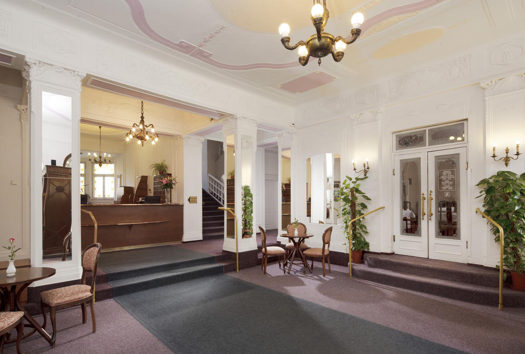 Dr. Adler Spa & Kurhotel Františkovy Lázně エクステリア 写真