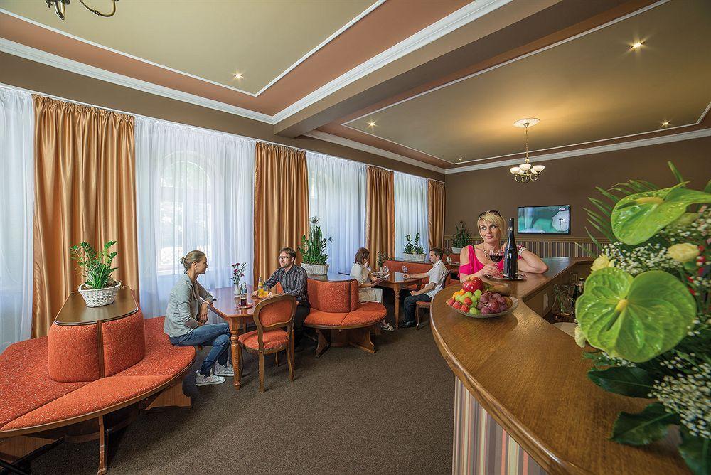 Dr. Adler Spa & Kurhotel Františkovy Lázně エクステリア 写真
