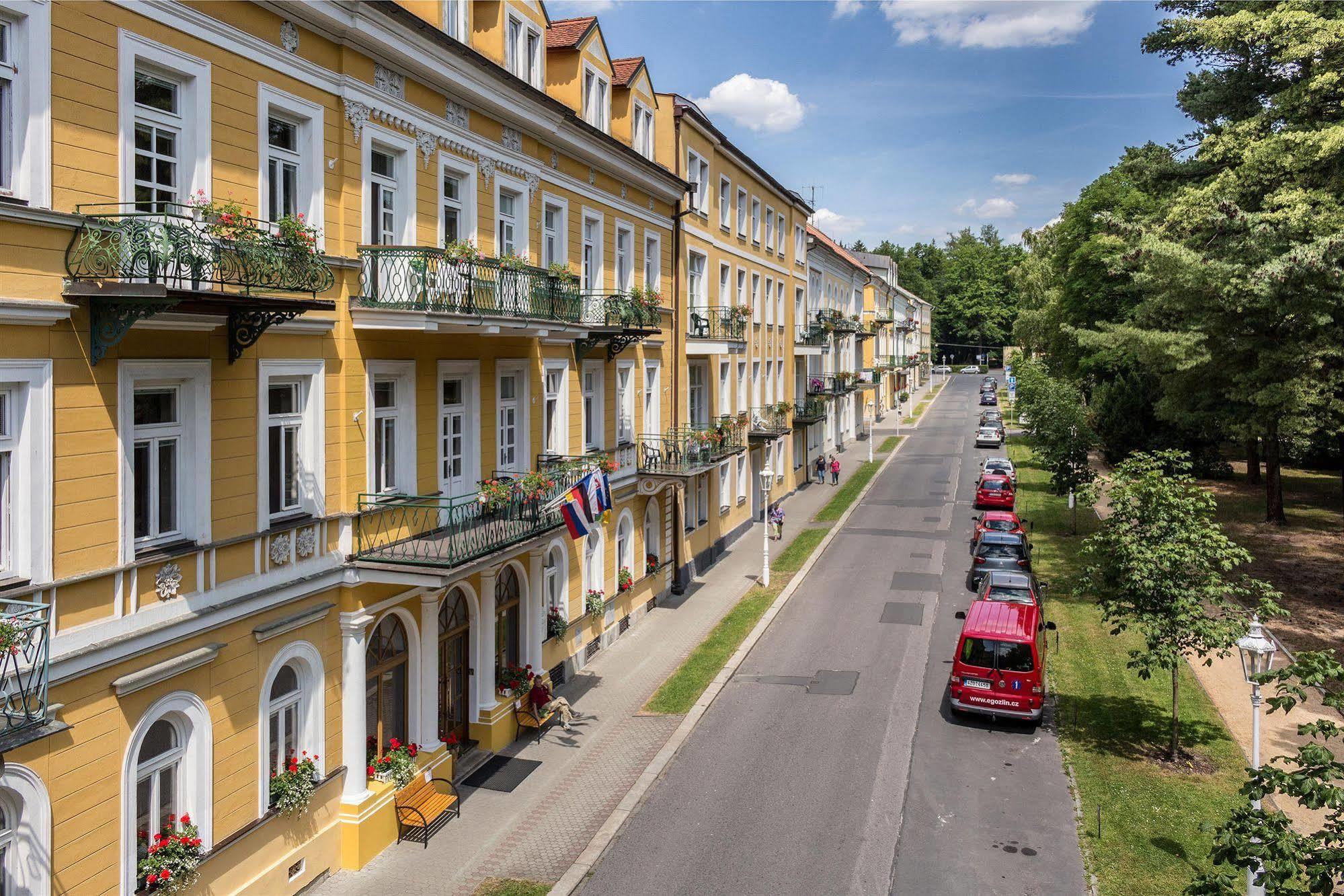 Dr. Adler Spa & Kurhotel Františkovy Lázně エクステリア 写真