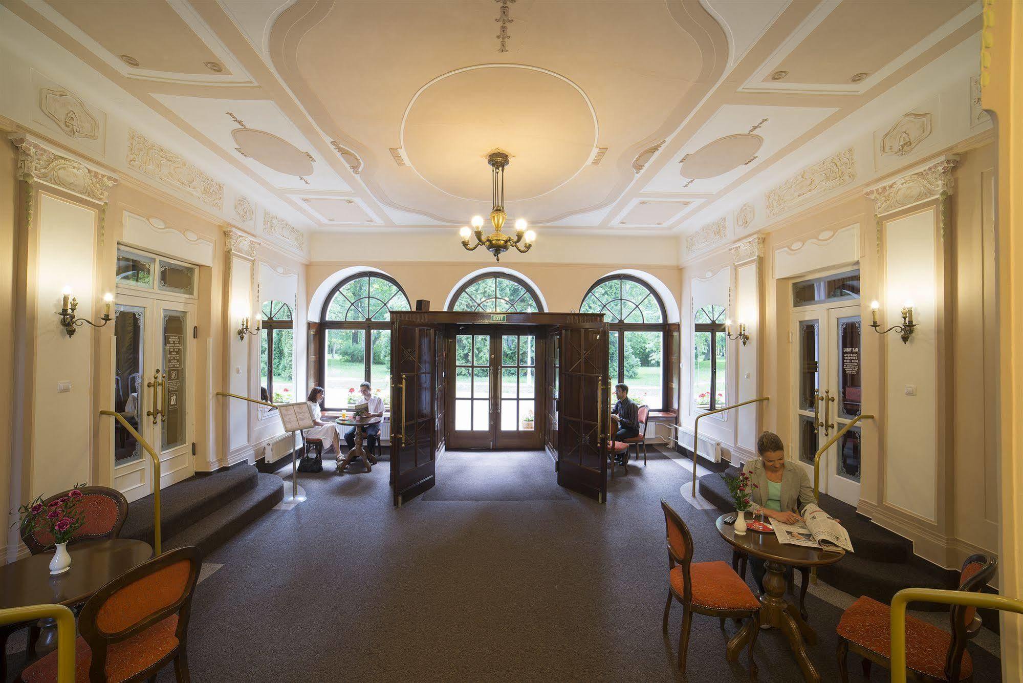 Dr. Adler Spa & Kurhotel Františkovy Lázně エクステリア 写真