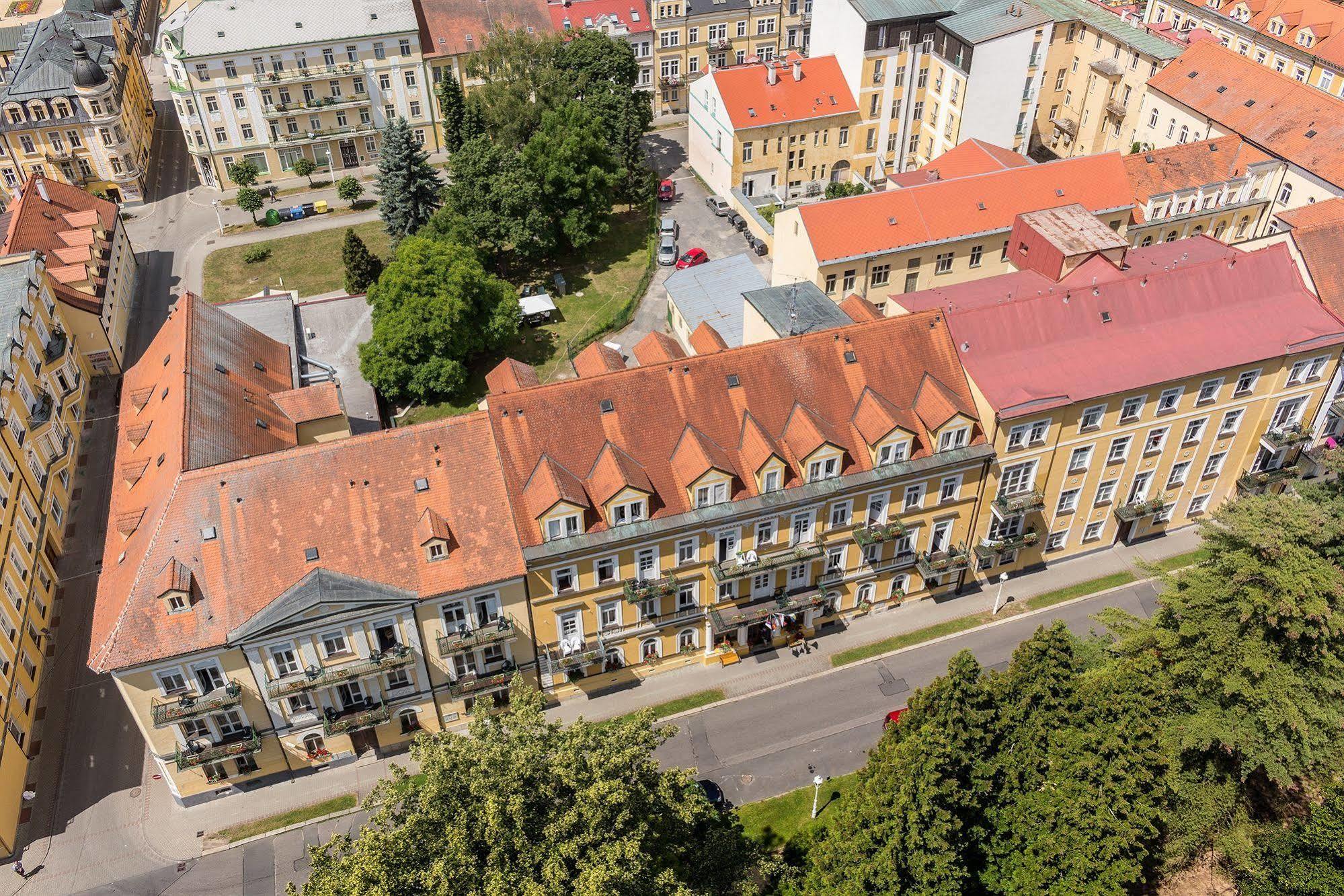Dr. Adler Spa & Kurhotel Františkovy Lázně エクステリア 写真