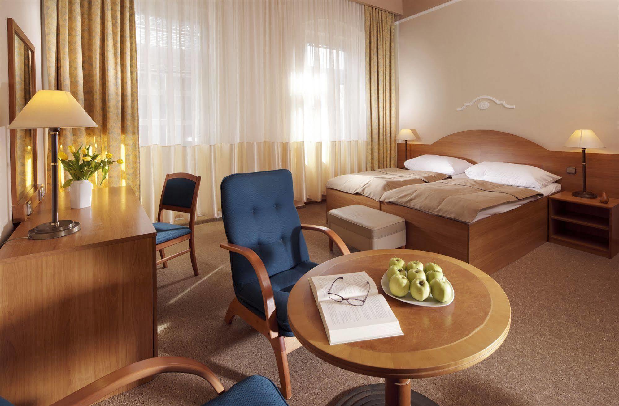 Dr. Adler Spa & Kurhotel Františkovy Lázně エクステリア 写真